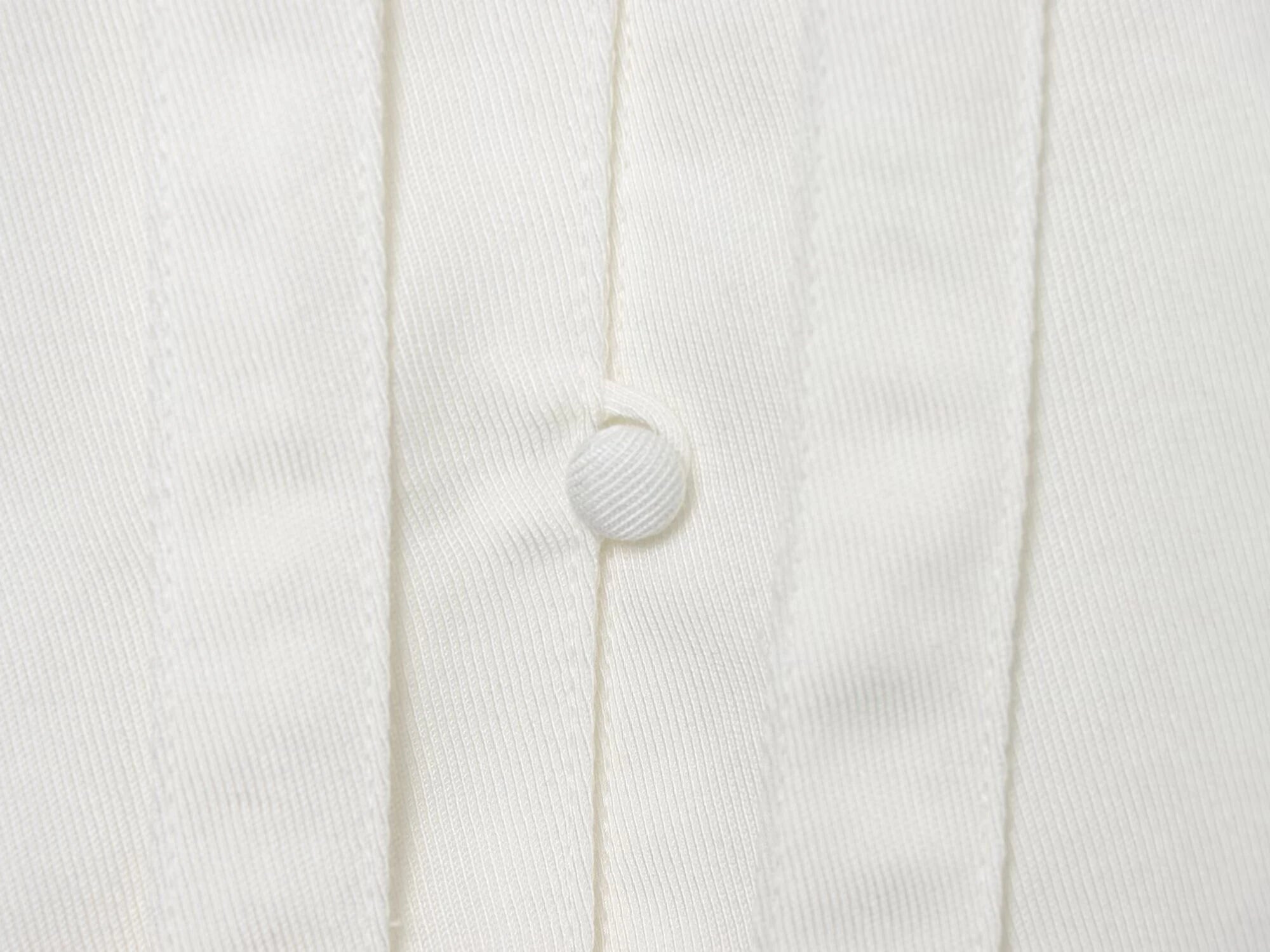 Winter new women's casual versatile temperament simple and fashionable long sleeved single breasted pleated collar top