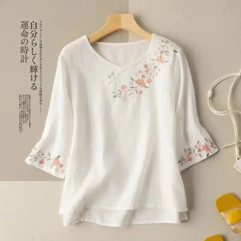T-shirt Top for Women in Summer 2025 New Loose Slim Round Neck Retro Style Embroidered Quarter Sleeve Shirt