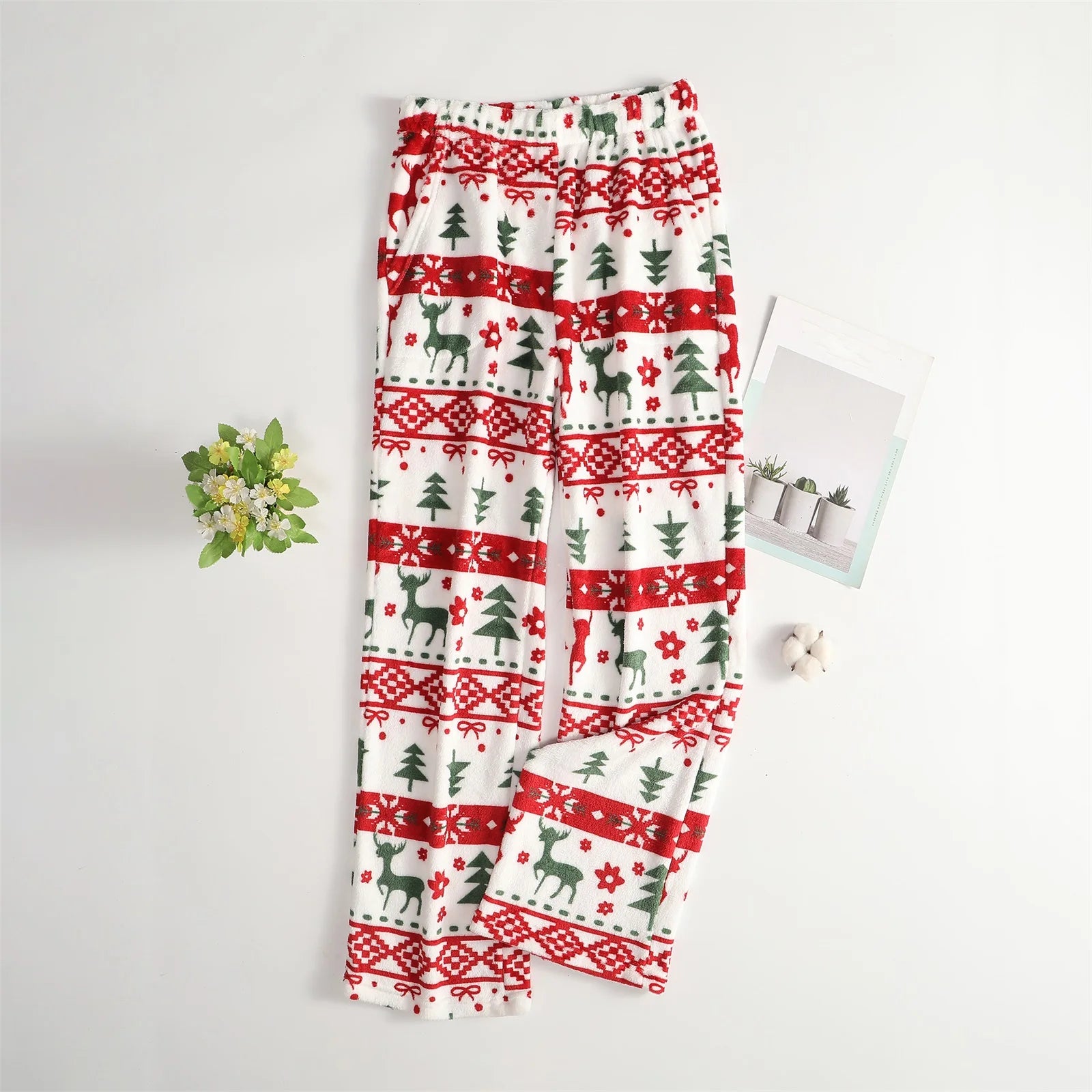 Women Christmas Printed Pajama Pants Winter Warm Soft Plush Sleep Pants Comfy Elastic Waist Home Clothes Bottoms with 2 Pockets