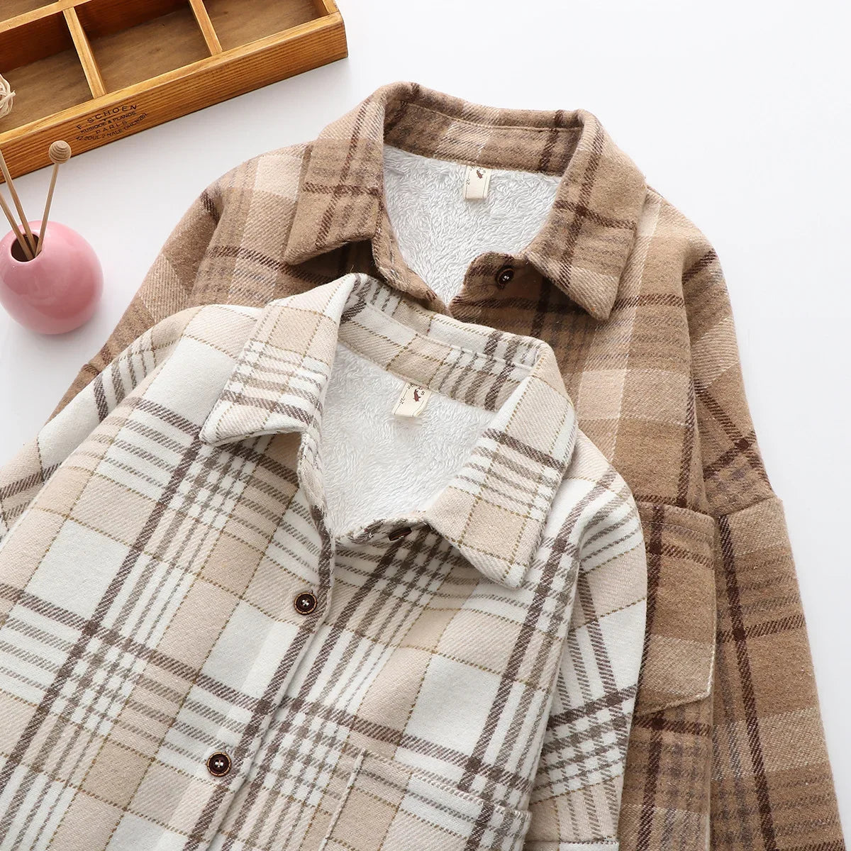 Fashion Thick Velvet Plaid Shirts Women Autumn Winter Keep Warm Blouses and Tops New Casual Slim Female Clothes Outwear REFW
