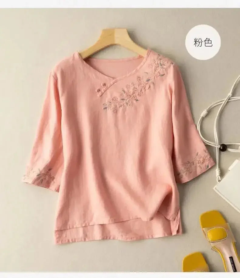 T-shirt Top for Women in Summer 2025 New Loose Slim Round Neck Retro Style Embroidered Quarter Sleeve Shirt