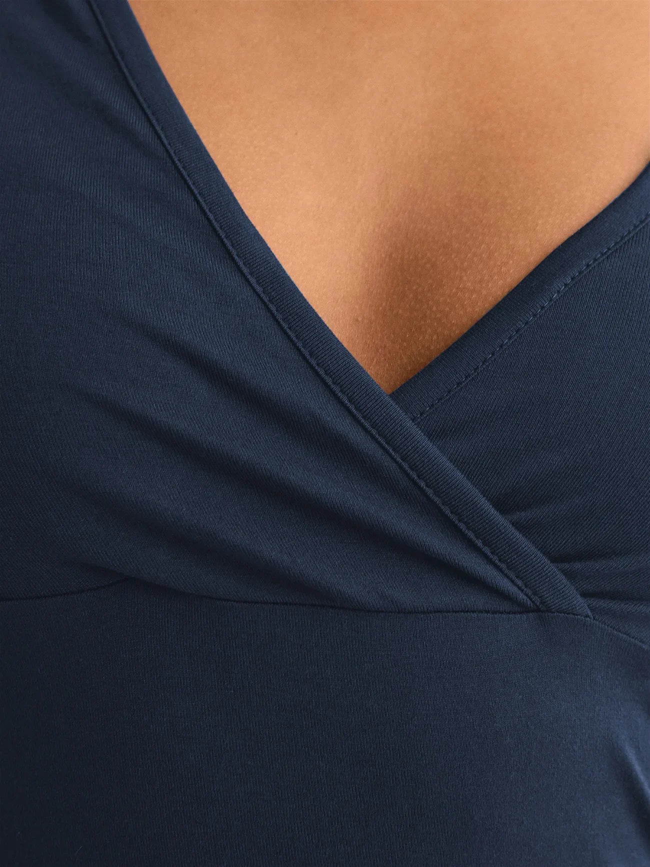 2025 Summer Women T-shirts V-neck Slim Fit Short Sleeve Solid Color Casual Top Ladies Clothing Female Fashion Trendy Pro Choice