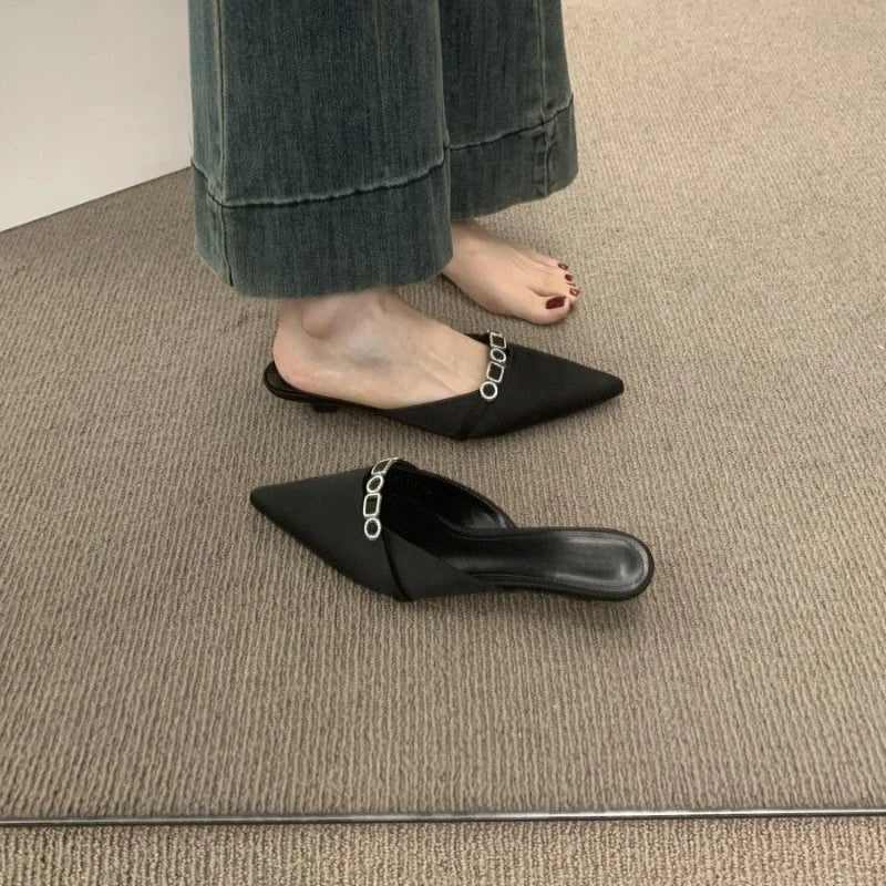 Sandalias De Mujer Verano 2025 Luxury Women's Sandals in Summer Design Pointed Low Heel Sexy Women's  Outdoor Muller Shoes.