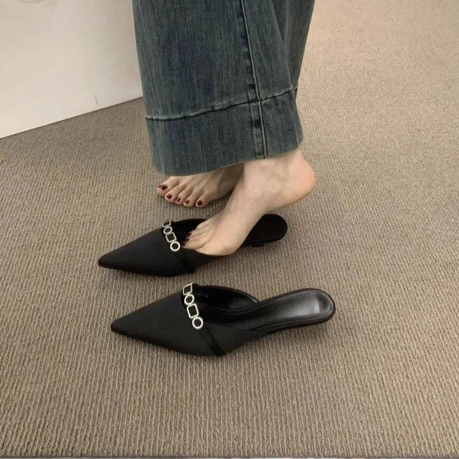 Sandalias De Mujer Verano 2025 Luxury Women's Sandals in Summer Design Pointed Low Heel Sexy Women's  Outdoor Muller Shoes.